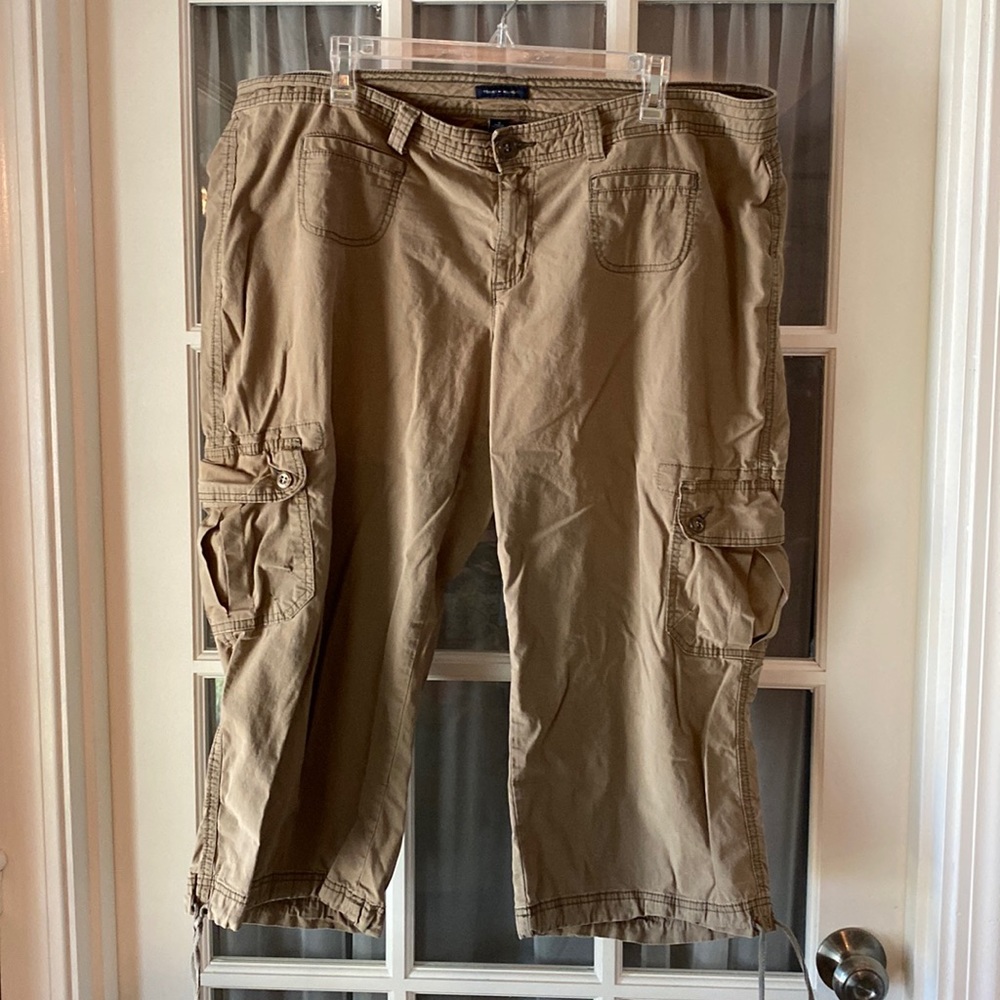 Tommy Hilfiger capris 18